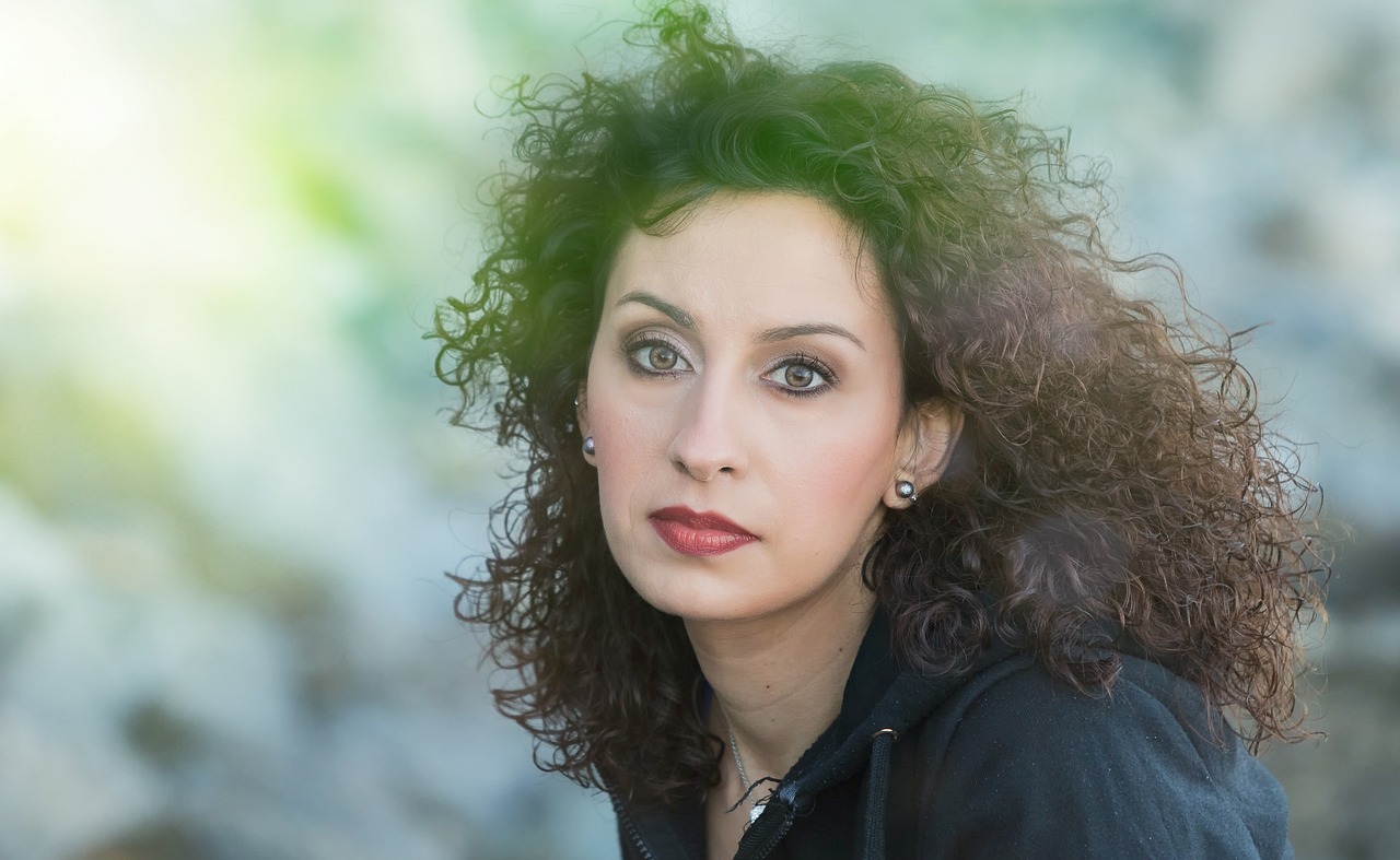 米蘭達(dá)可兒最新短發(fā)造型，時(shí)尚重塑與魅力突破