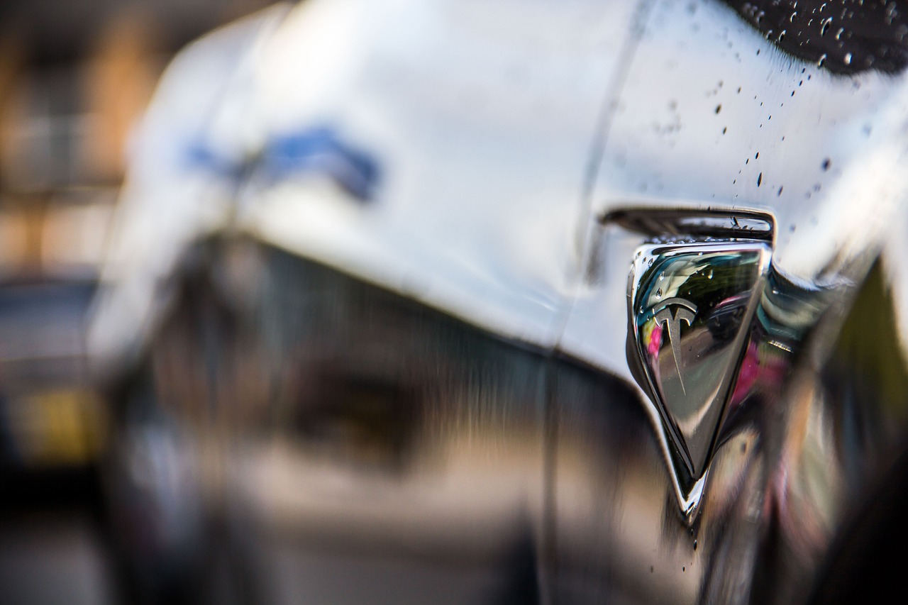 特斯拉汽車2022最新款價(jià)格出爐，樹立電動(dòng)汽車市場(chǎng)新標(biāo)桿