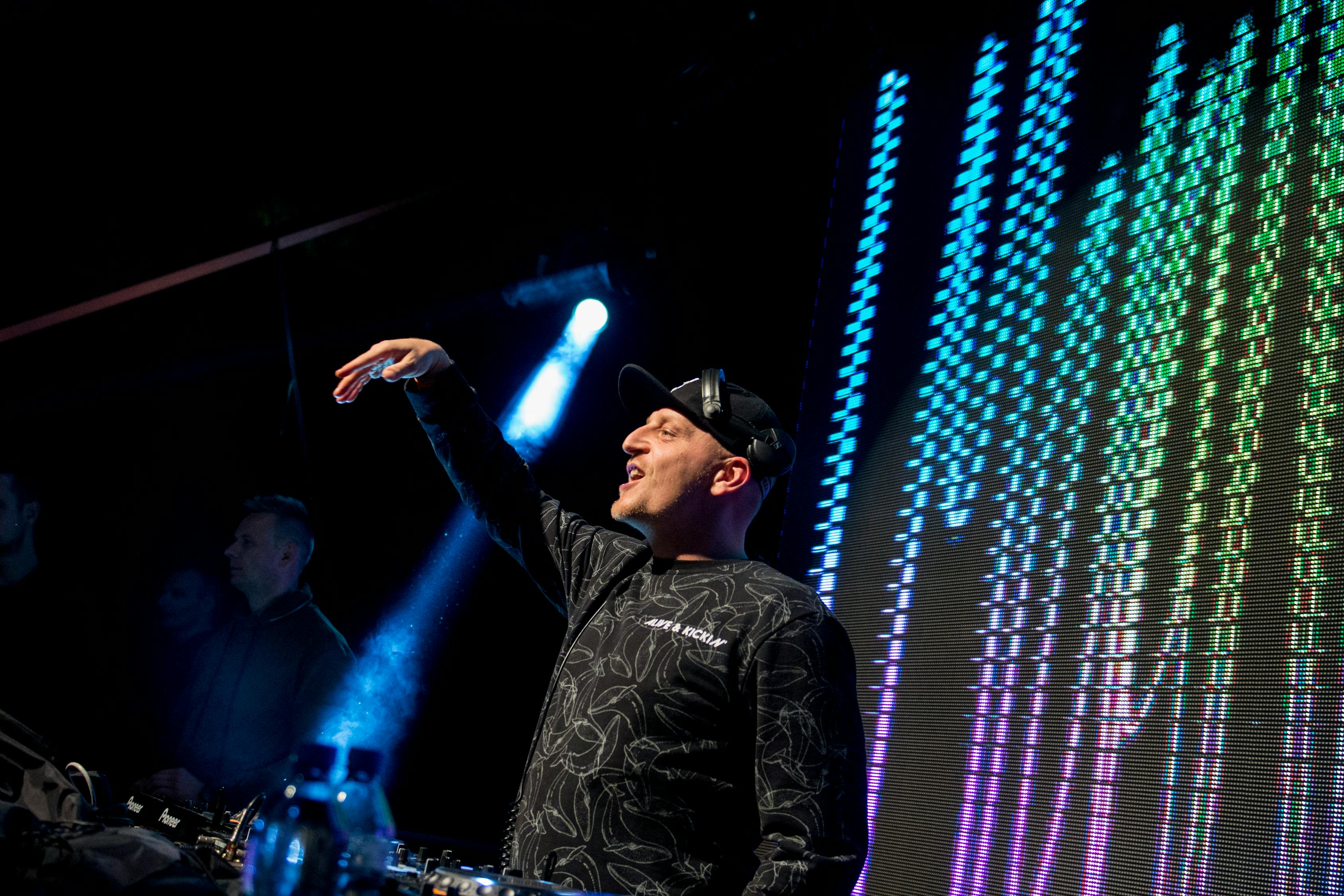 一站到底最新主持人閃耀引領(lǐng)知識競技新風(fēng)潮